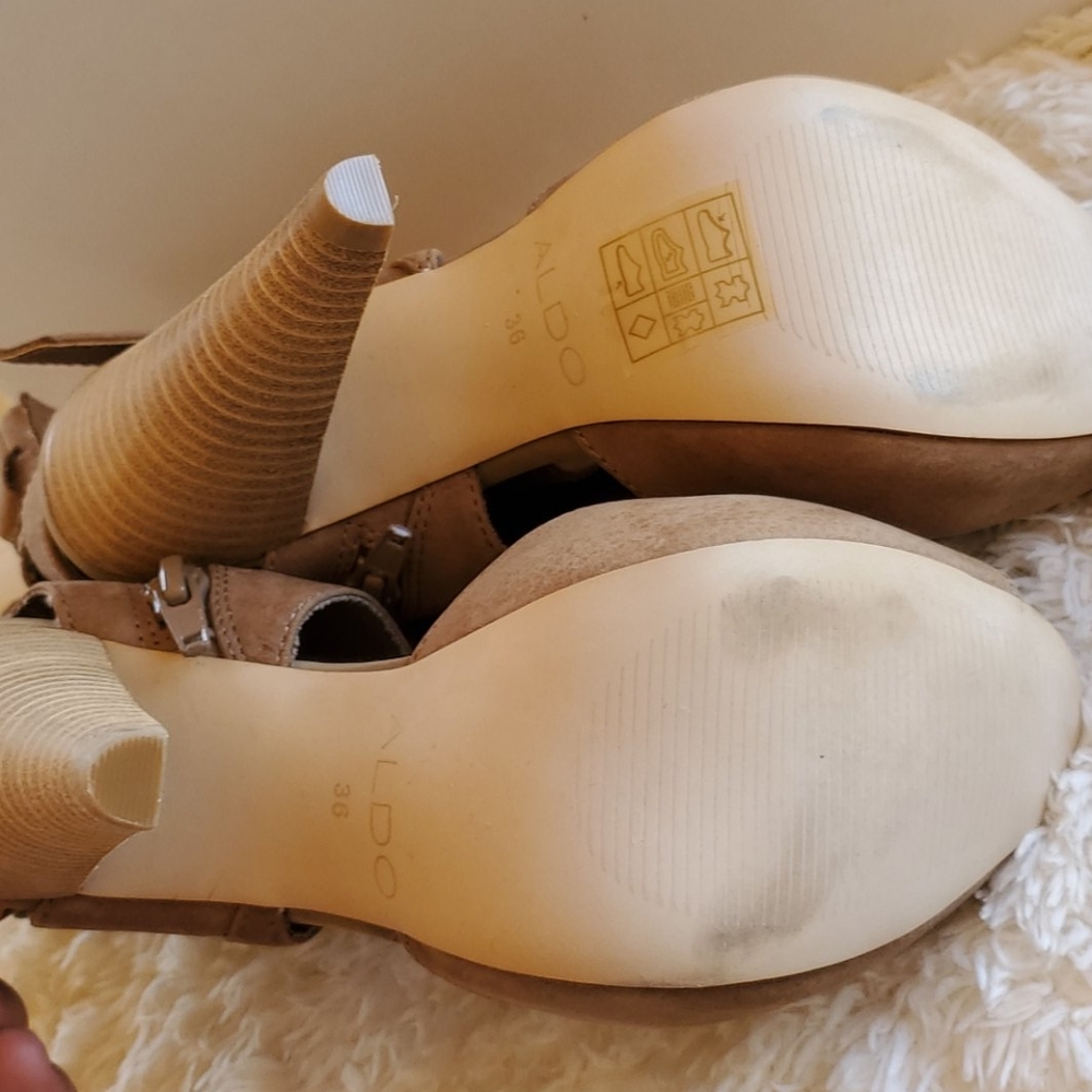 Heel/booties - Picture 5 of 8